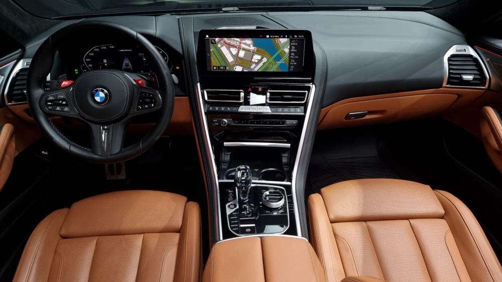 BMW 8 Series (G15)