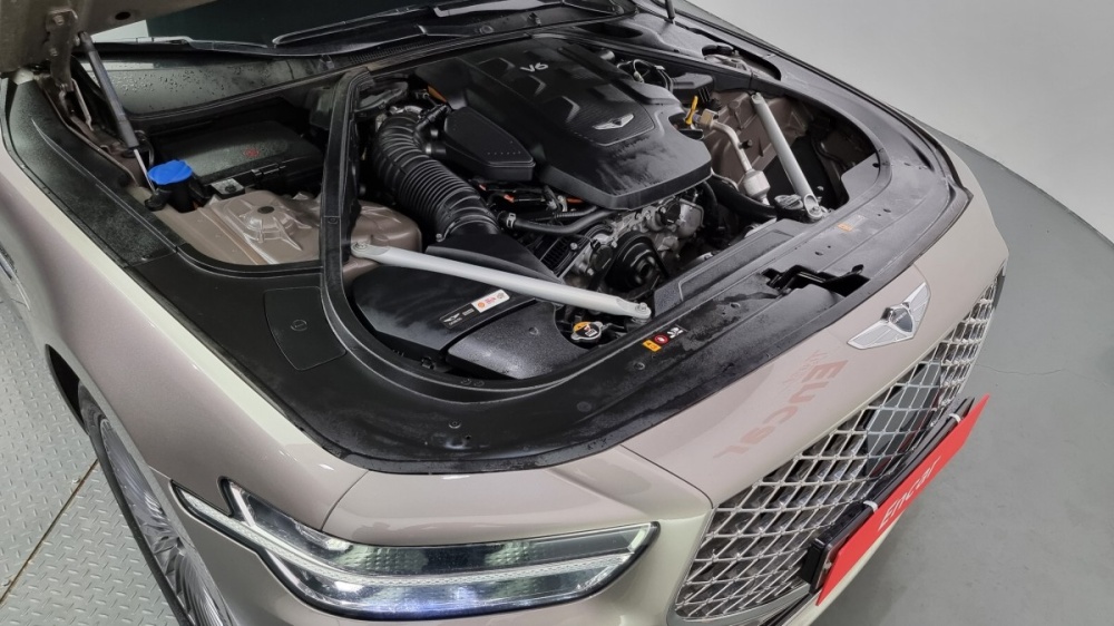 Genesis G90