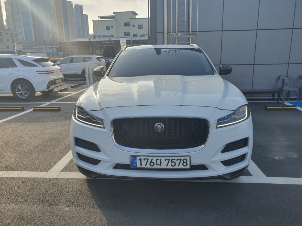 Jaguar F-PACE