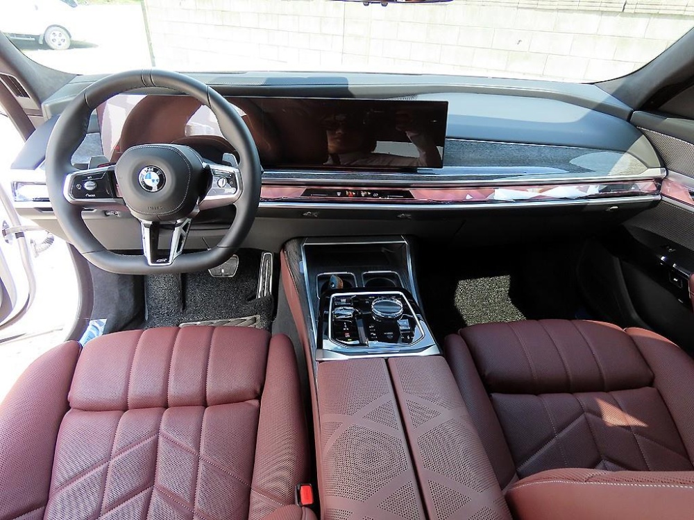 BMW 7 Series (G70)