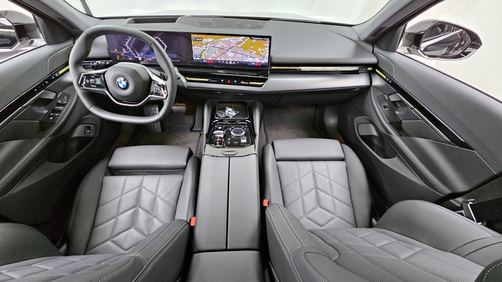 BMW 5 Series (G60)