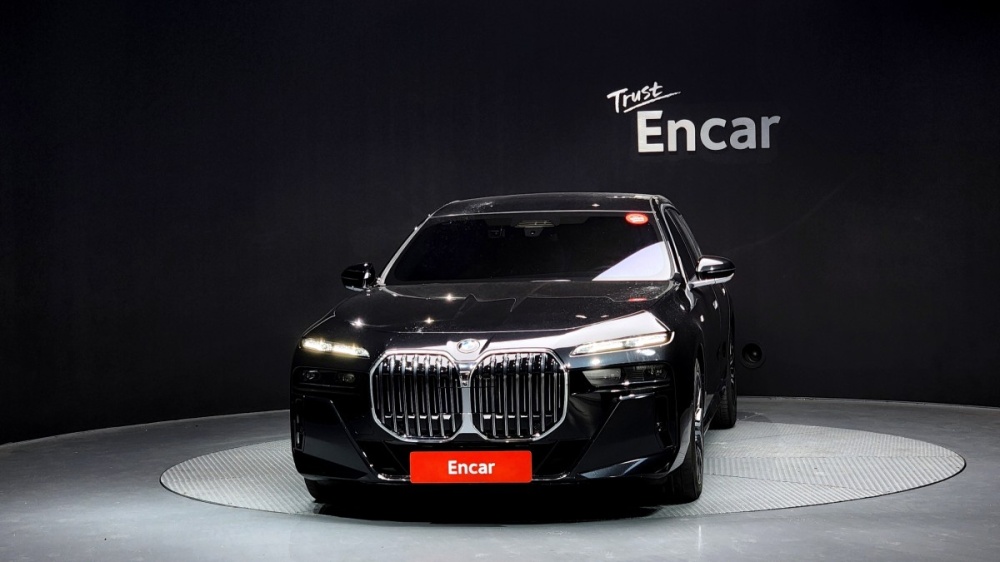 BMW 7 Series (G70)