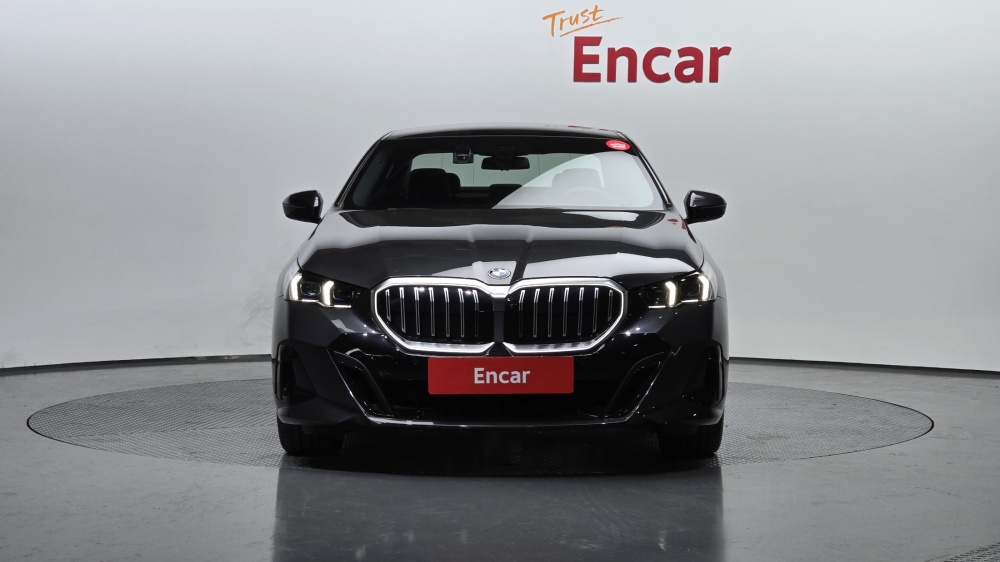 BMW 5 Series (G60)