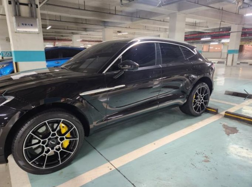 Aston martin DBX