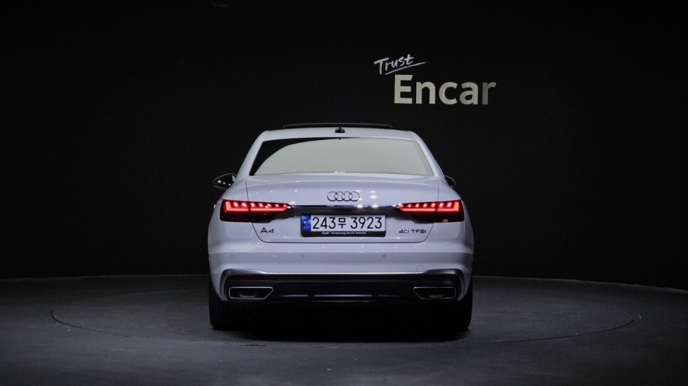Audi A4 (B9)