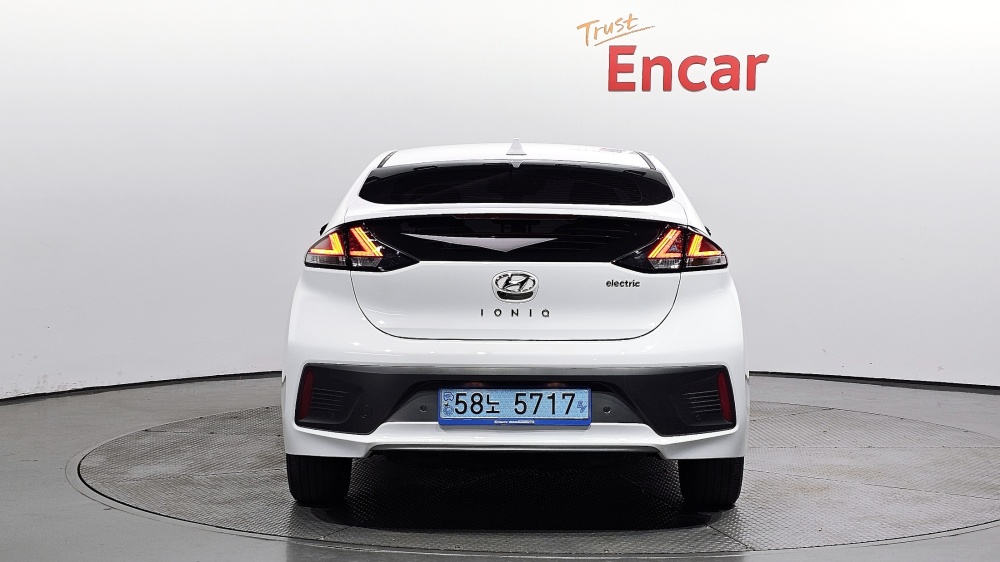 Hyundai The new Ioniq electric