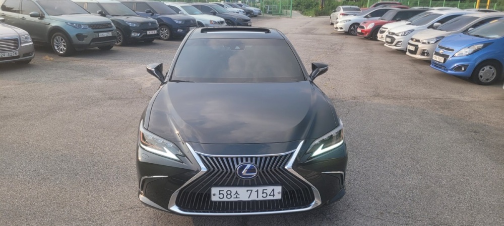 Lexus ES300h 7th generation