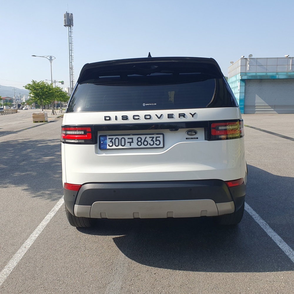 Land rover discovery 5