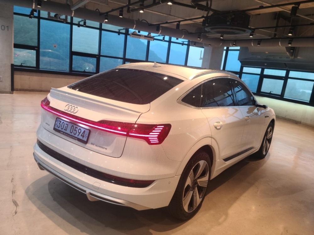 Audi e-tron