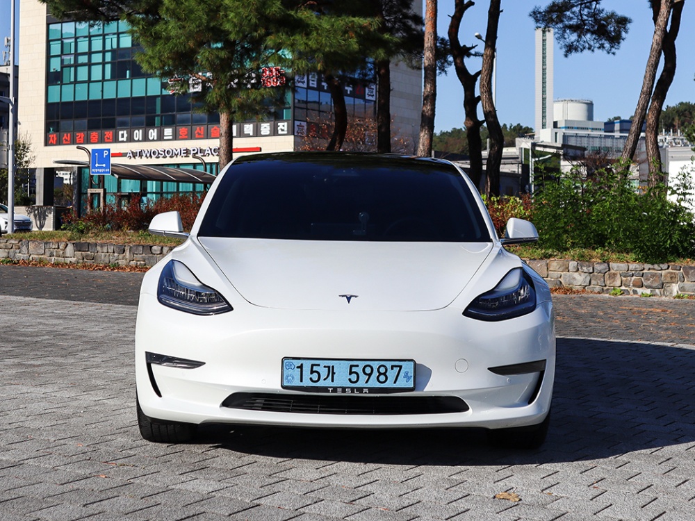 Tesla model 3