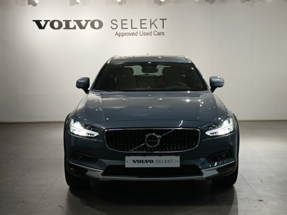 Volvo V90 Cross Country