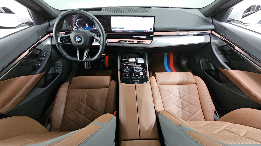 BMW 5 Series (G60)