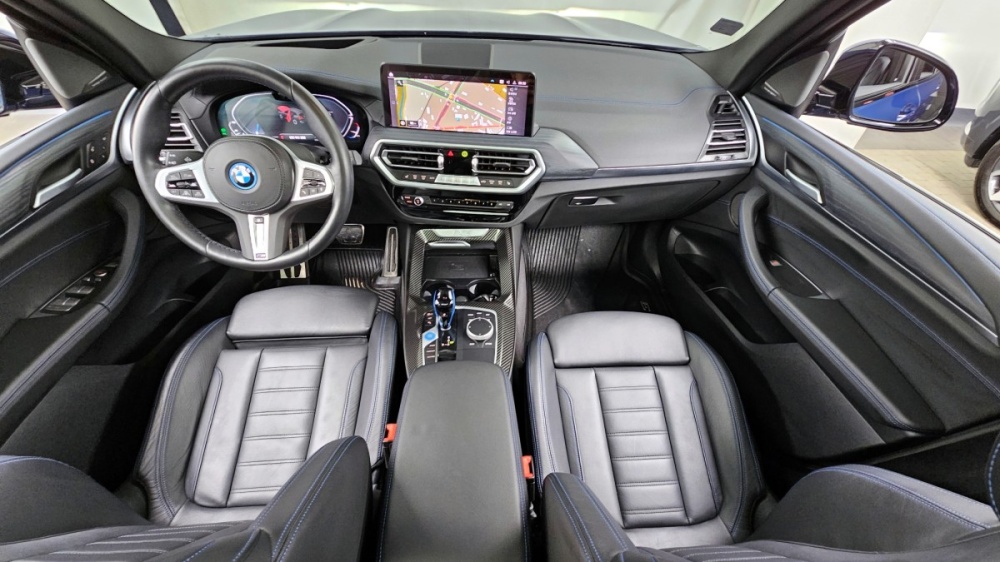 BMW iX3