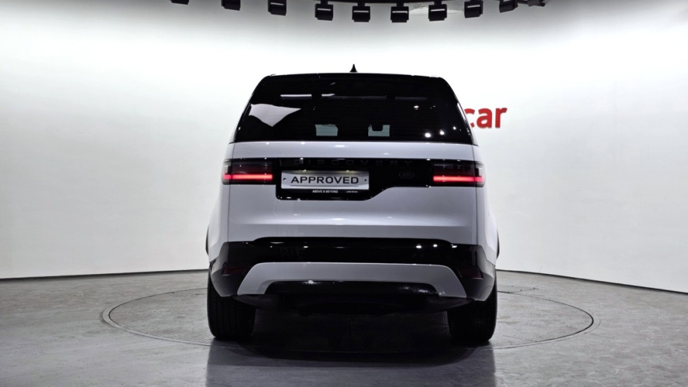 Land rover discovery 5