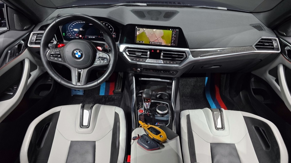 BMW M4 (G82)