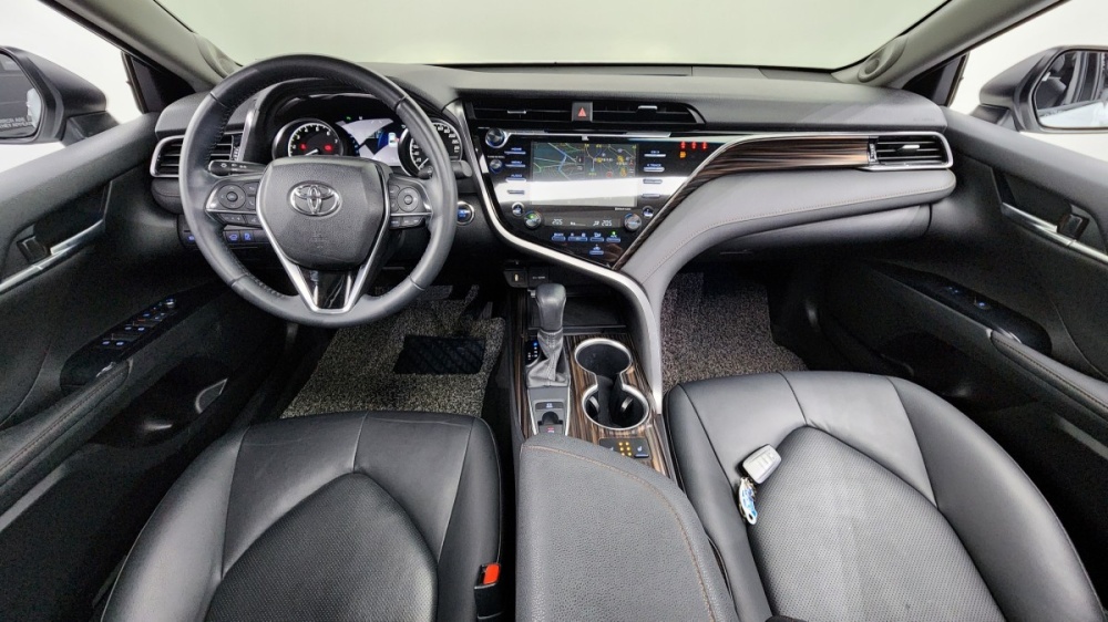 Toyota Camry (XV70)
