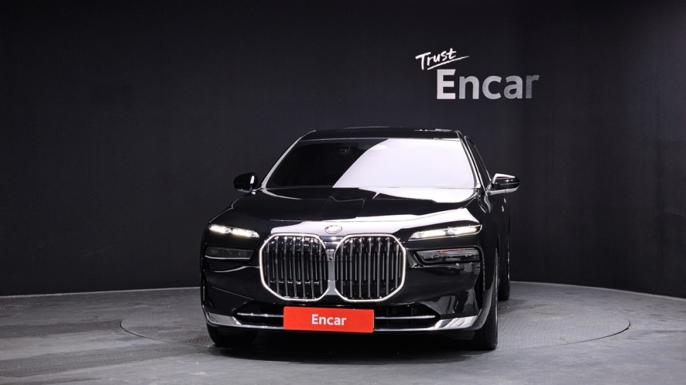 BMW 7 Series (G70)