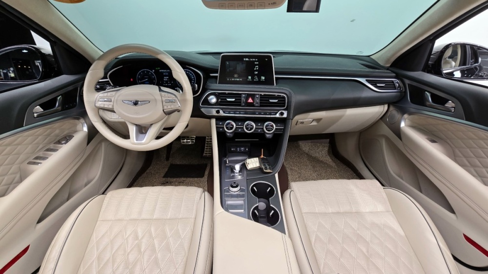 Genesis G70