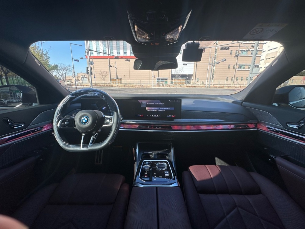 BMW i7 (G70)