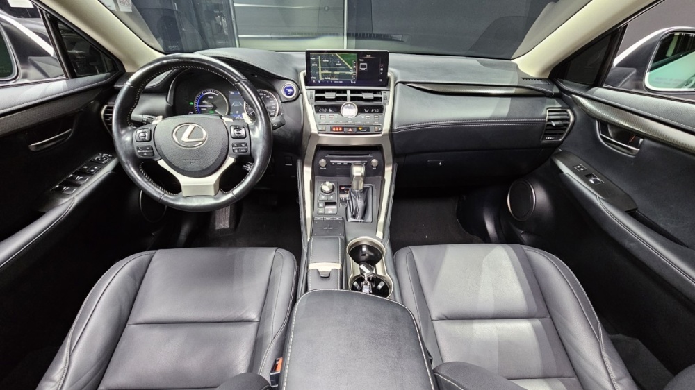 Lexus NX300h