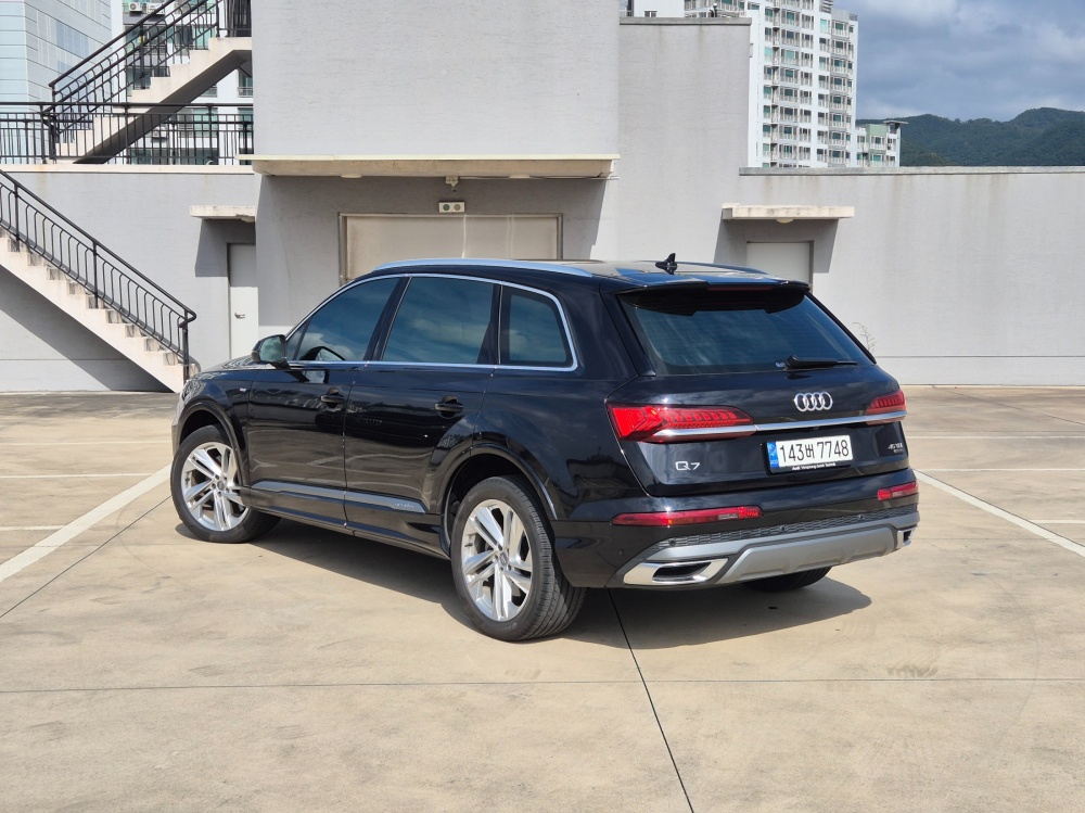 Audi Q7 (4M)