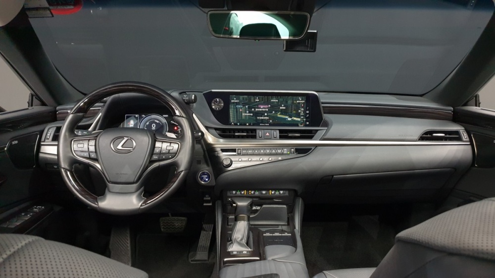 Lexus ES300h 7th generation