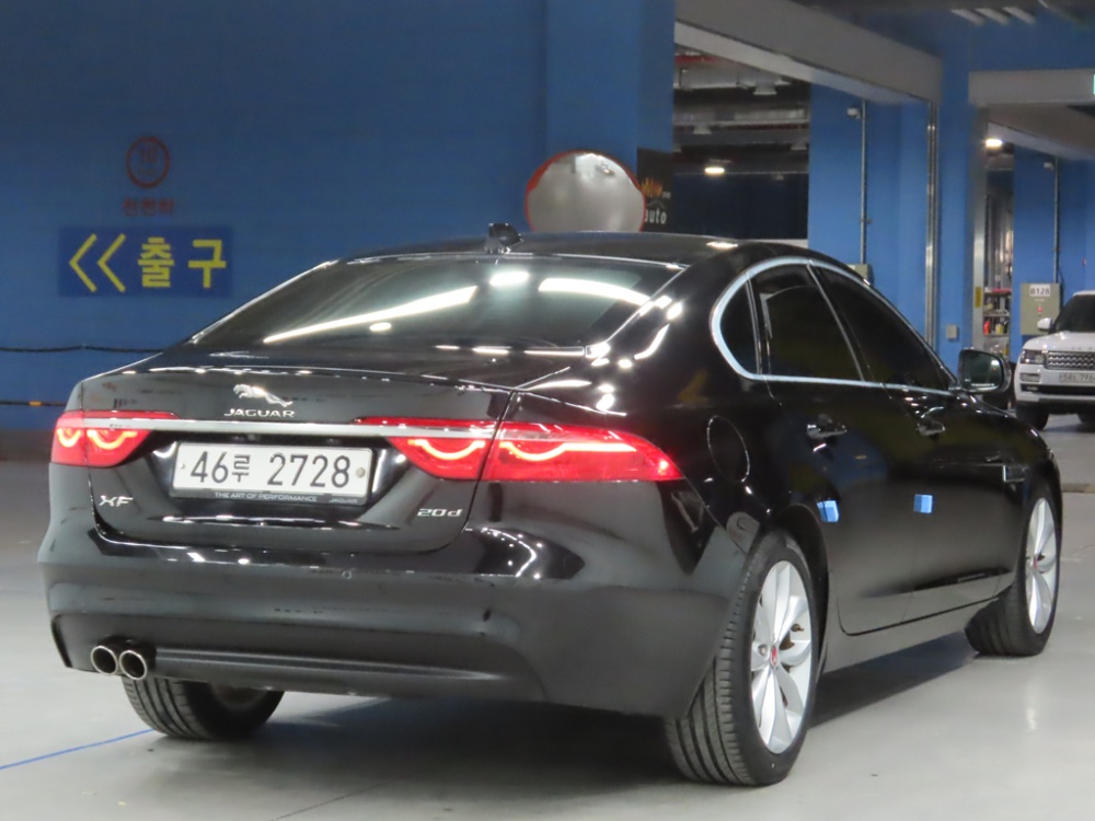 Jaguar XF (X260)