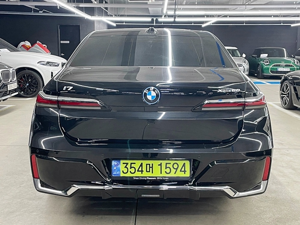 BMW i7 (G70)