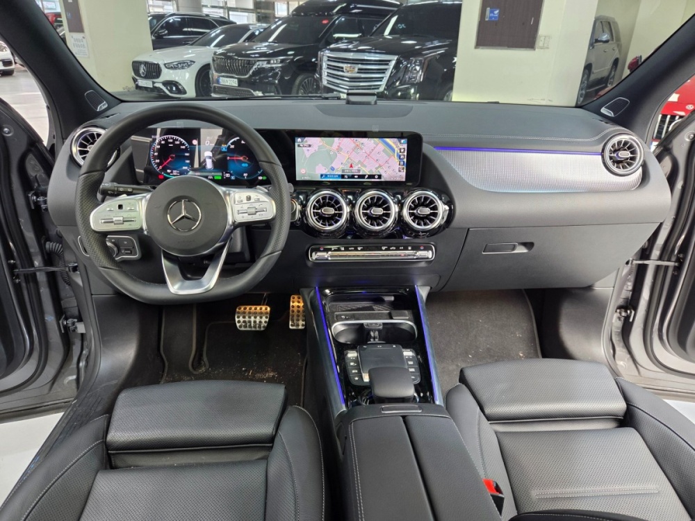 Mercedes-Benz EQA-H243