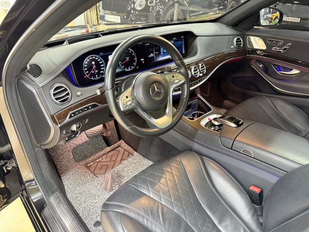 Mercedes-Benz S-Class W222