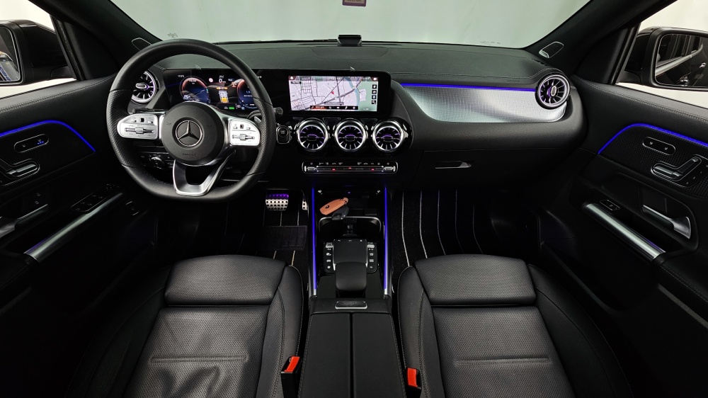 Mercedes-Benz EQA-H243