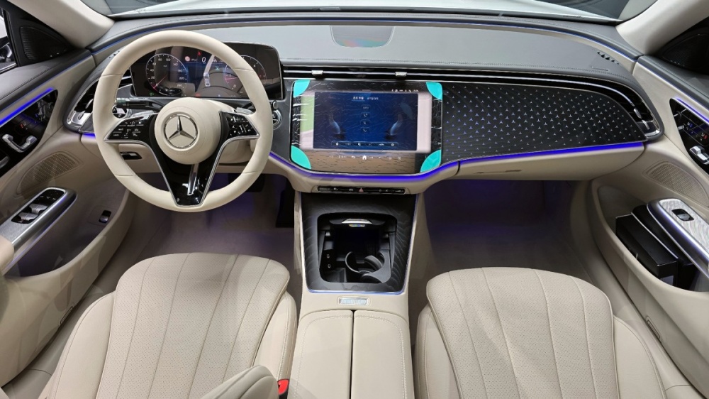 Mercedes-Benz E-Class W214