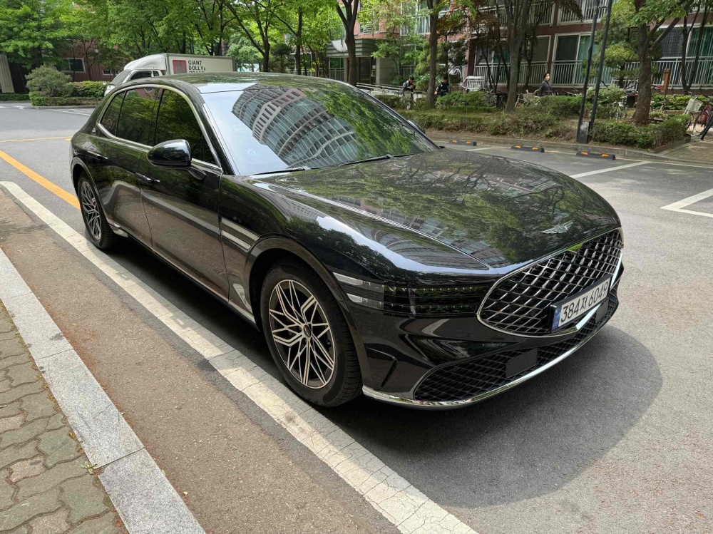 Genesis G90 (RS4)