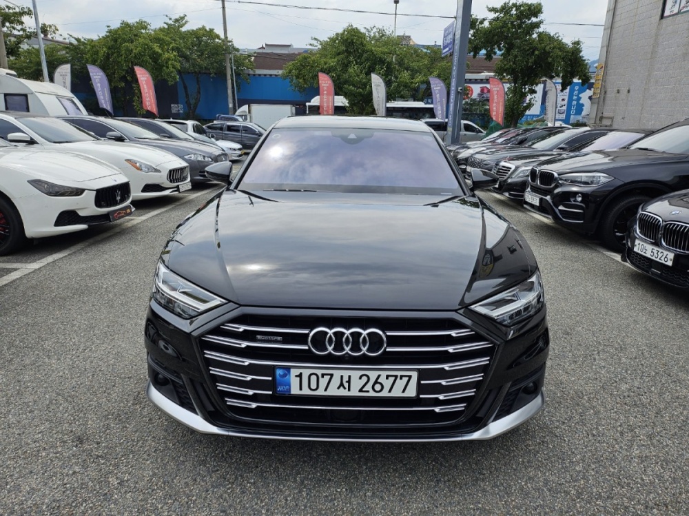 Audi A8 (D5)