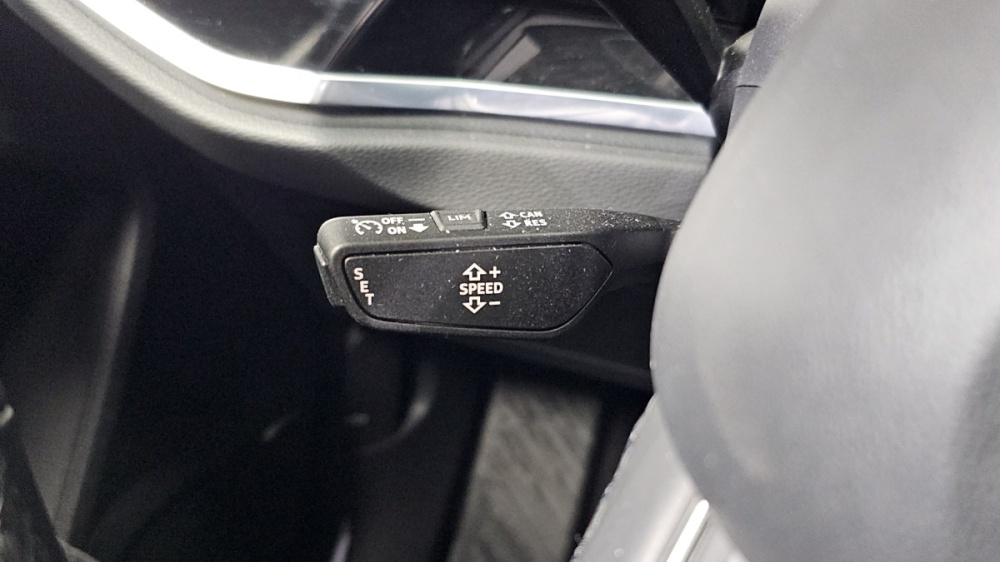 Audi Q3 (F3)