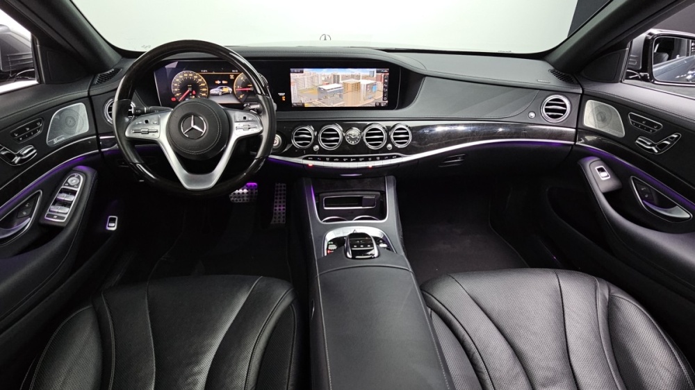 Mercedes-Benz S-Class W222