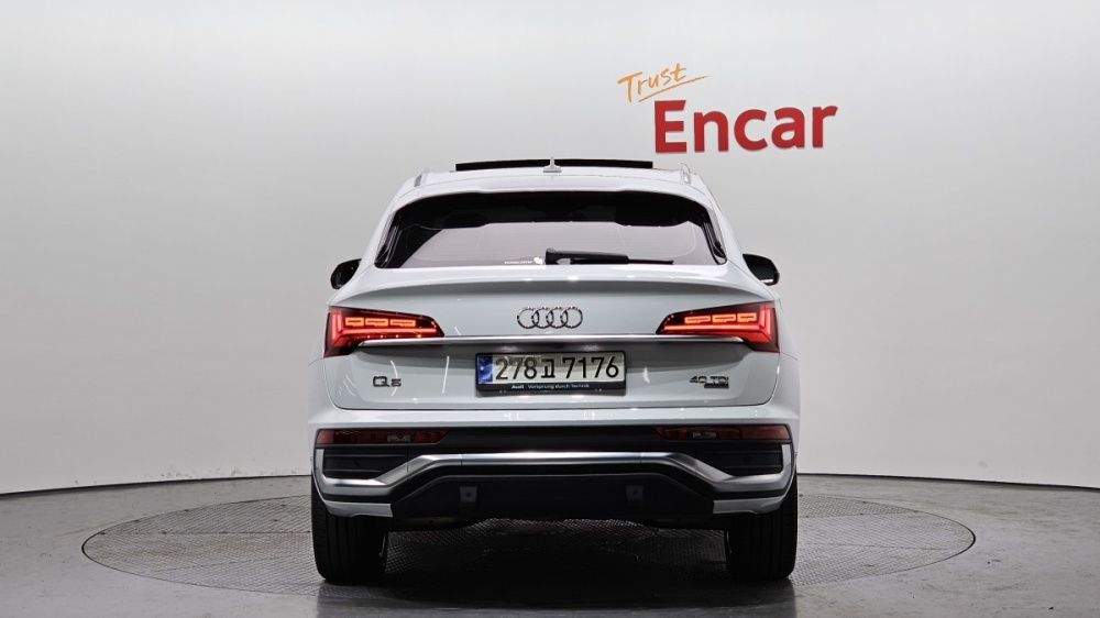 Audi Q5 (FY)