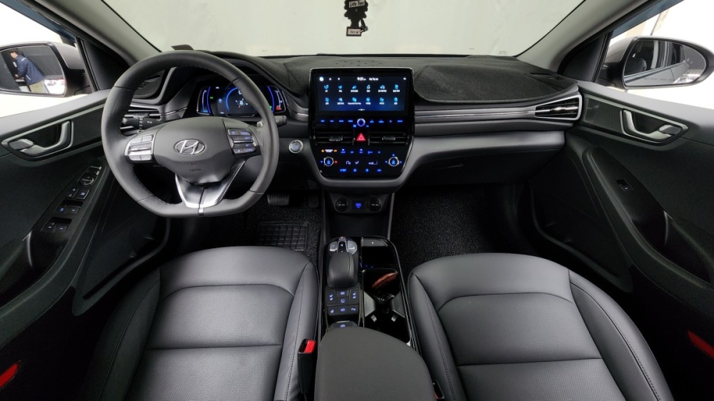 Hyundai The new Ioniq electric