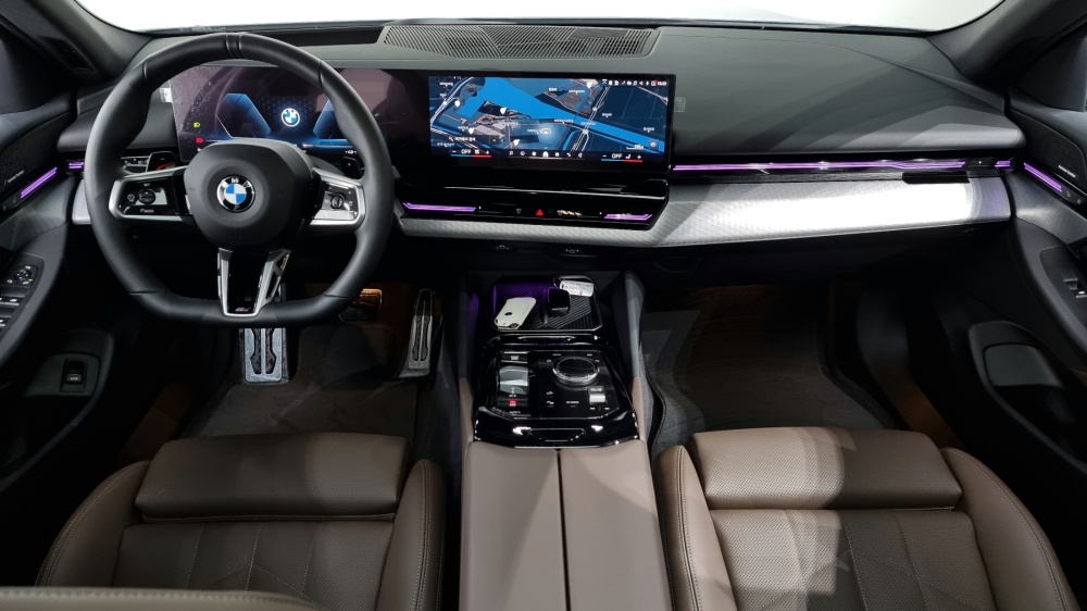 BMW 5 Series (G60)