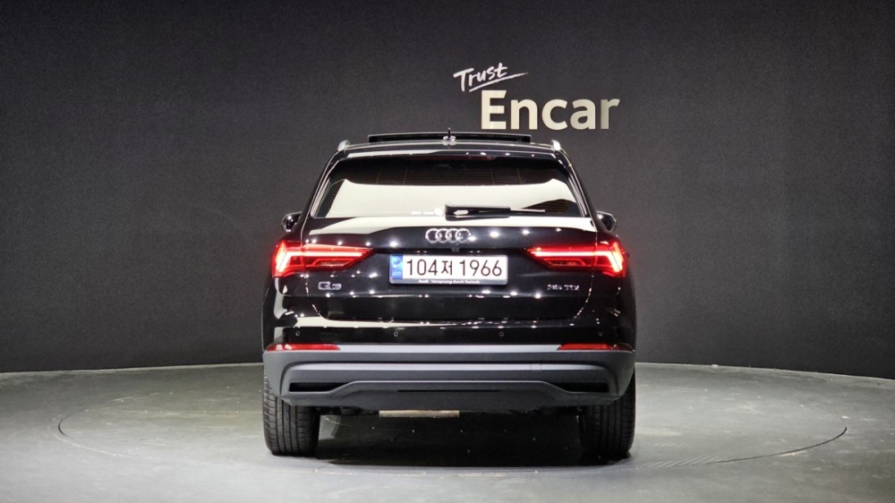 Audi Q3 (F3)