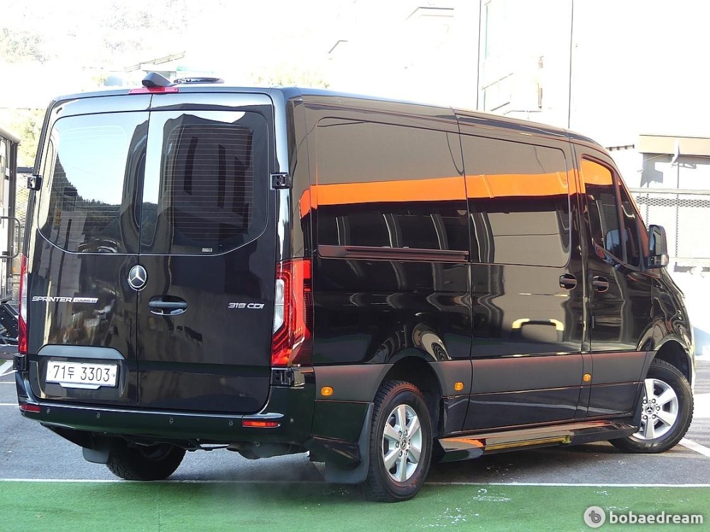 Mercedes-Benz sprinter