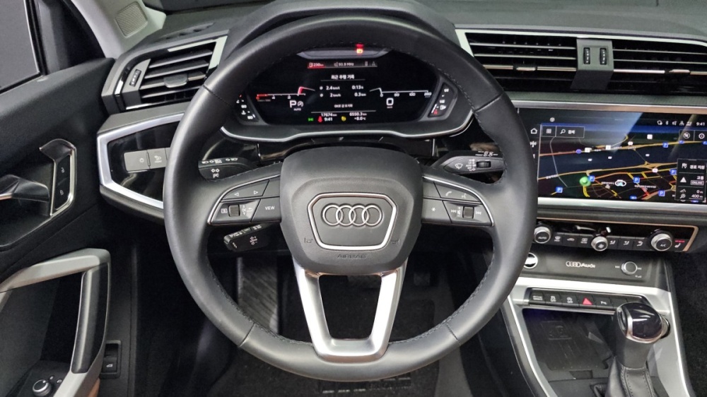Audi Q3 (F3)