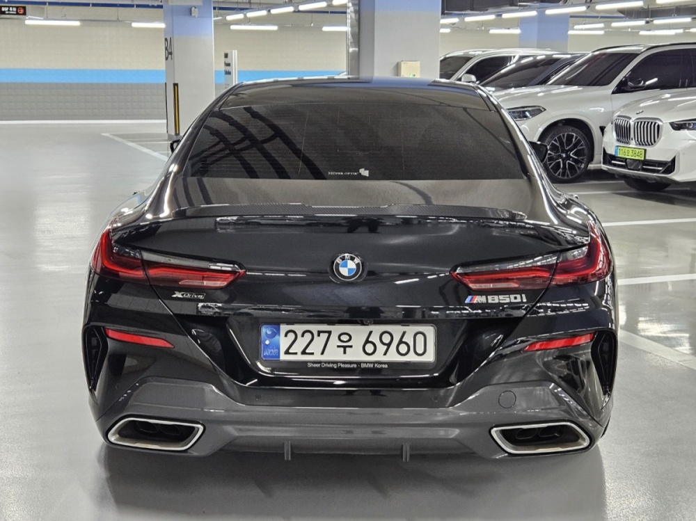 BMW 8 Series (G15)