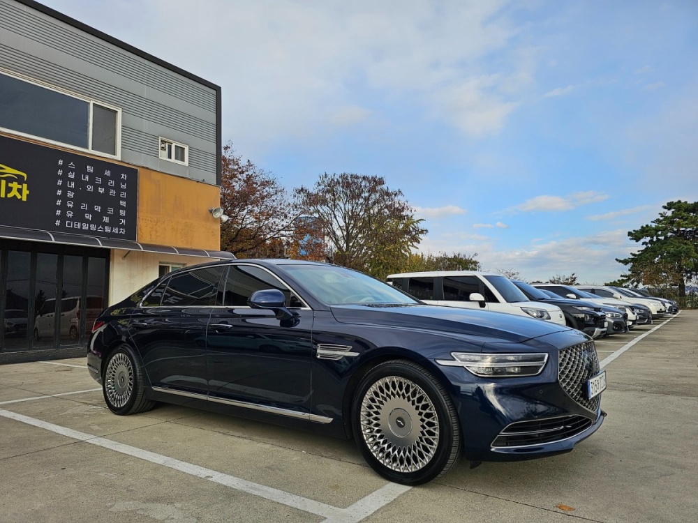 Genesis G90