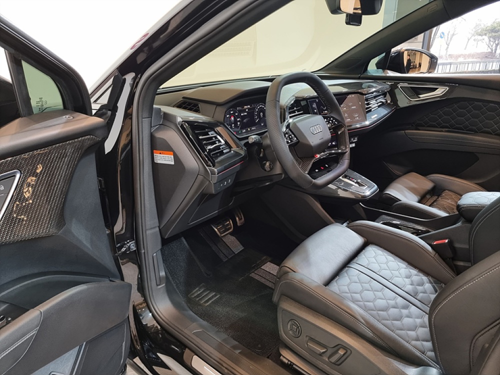 Audi Q4 e-tron (F4)