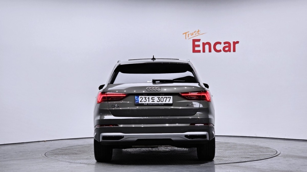 Audi Q3 (F3)