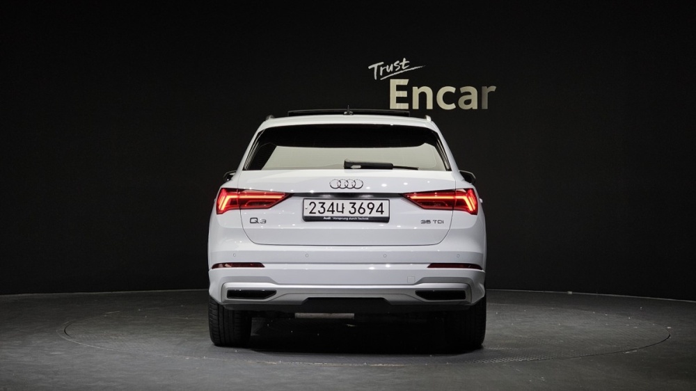 Audi Q3 (F3)