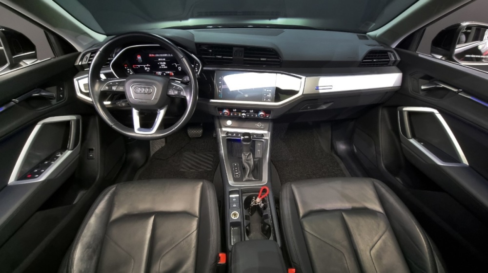 Audi Q3 (F3)