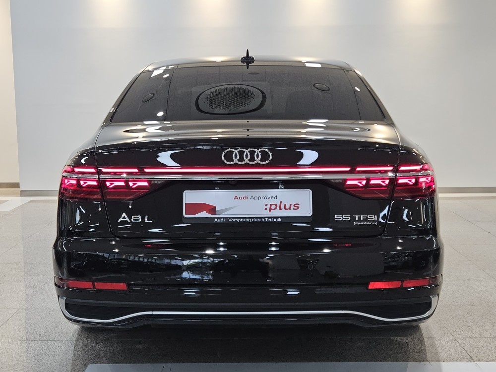 Audi A8 (D5)