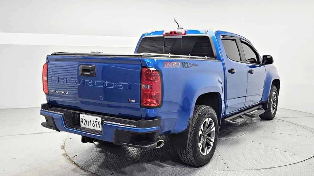 Chevrolet (GM Daewoo) real new colorado